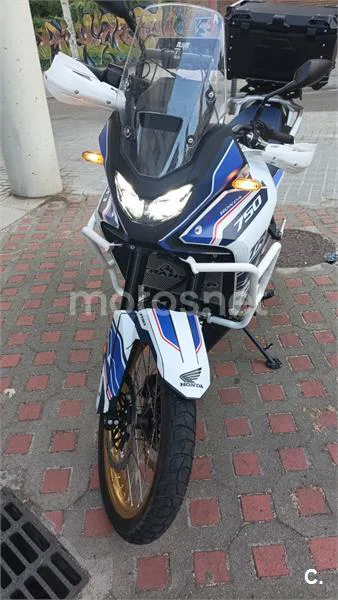 Honda XL750 Transalp - Vista 5