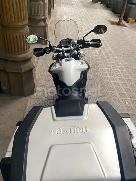Triumph Tiger 800 - Vista 12