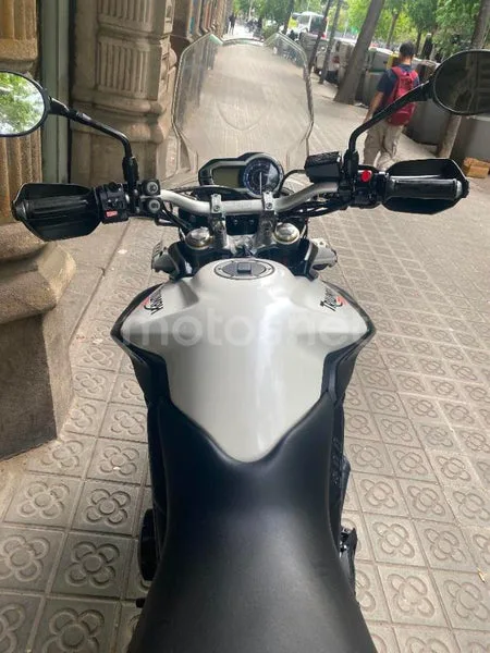 Triumph Tiger 800 - Vista 14
