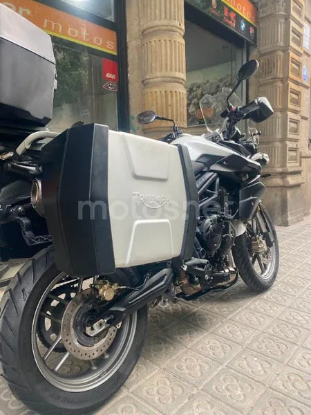 Triumph Tiger 800 - Vista 10