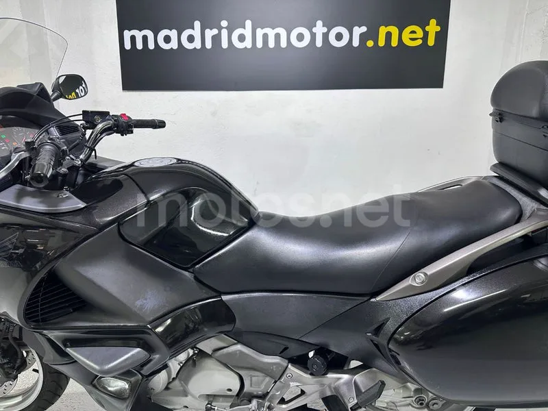 Honda NT700V Deauville - Vista 8