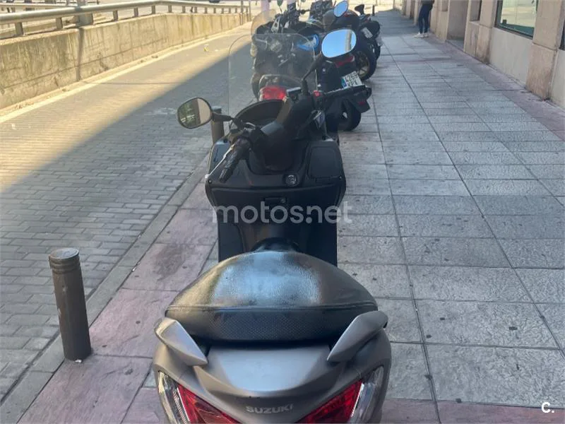 Suzuki Burgman 125 - Vista 6