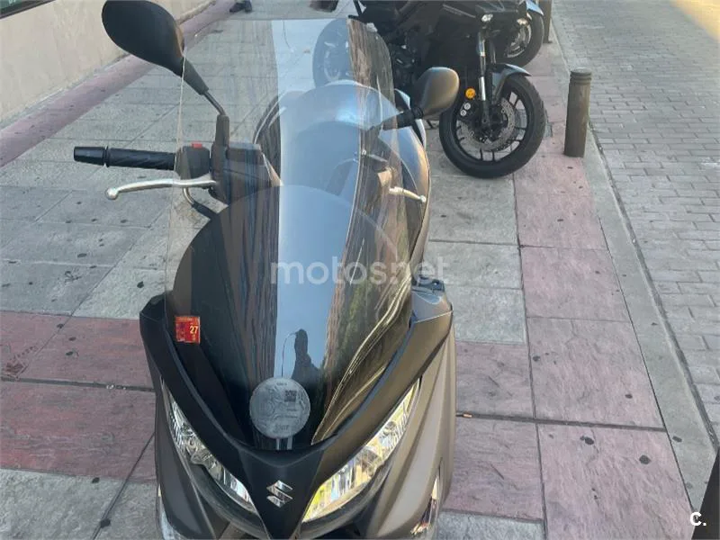 Suzuki Burgman 125 - Vista 7