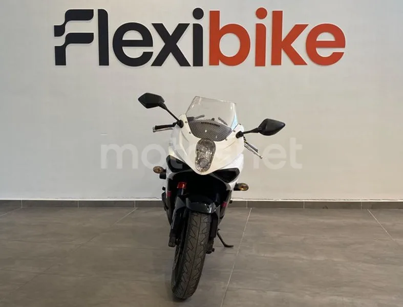 Hyosung GT 650 R Comet 1990 € 2012 Alicante - 2