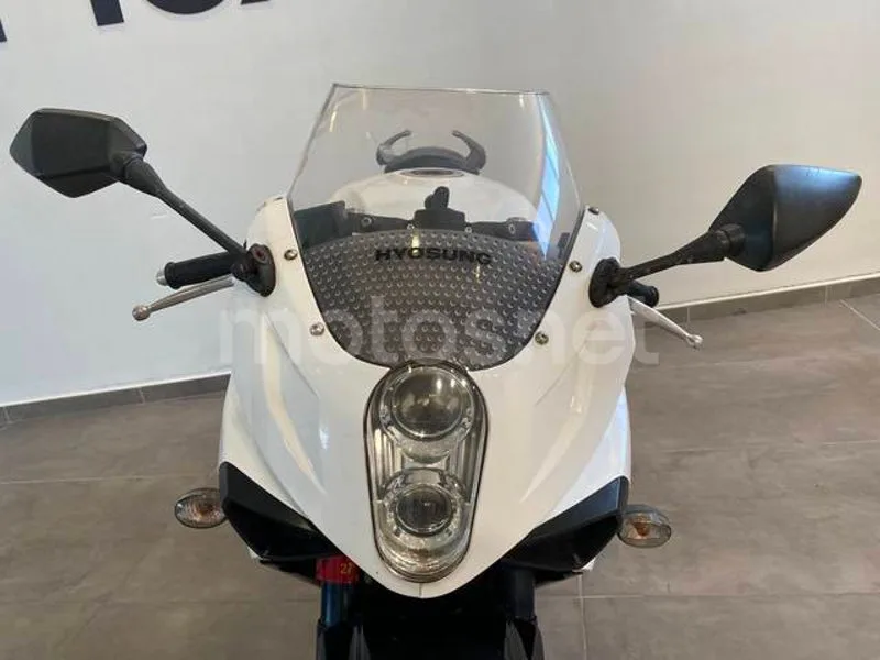 Hyosung GT 650 R Comet - Vista 10