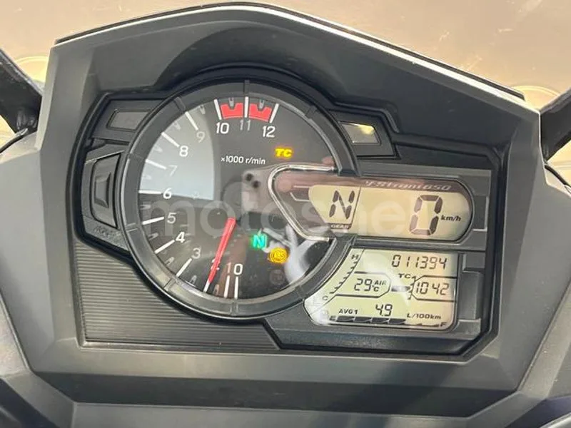 Suzuki V-Strom 650 - Vista 13