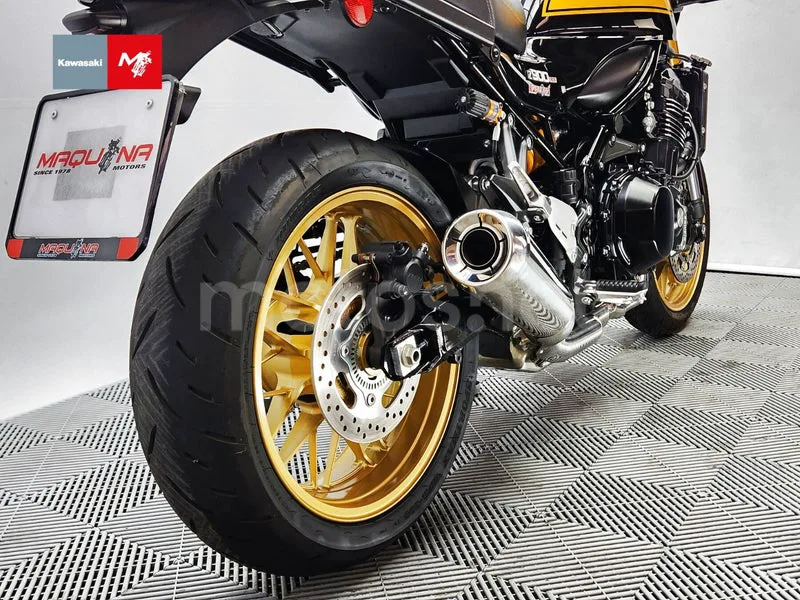 Kawasaki Z900RS - Vista 13