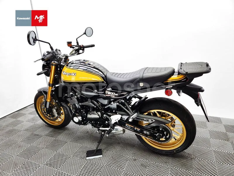 Kawasaki Z900RS - Vista 17