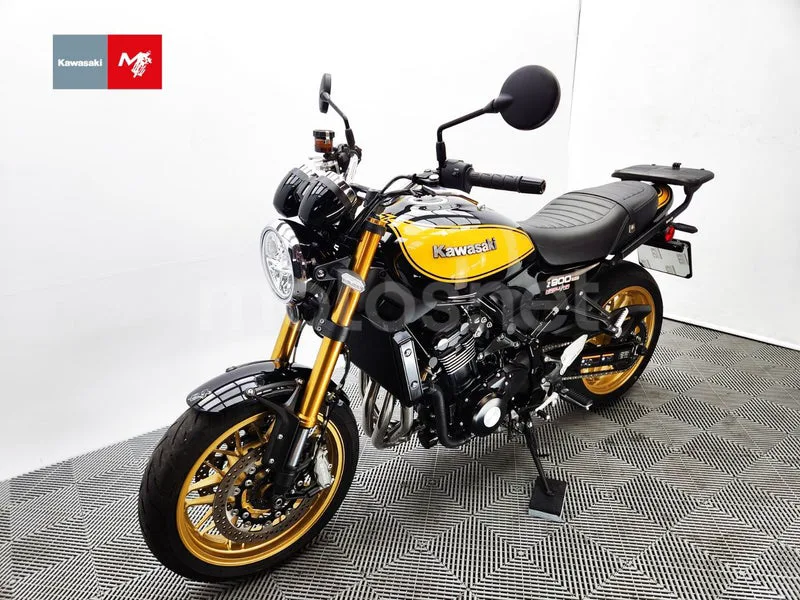 Kawasaki Z900RS - Vista 18