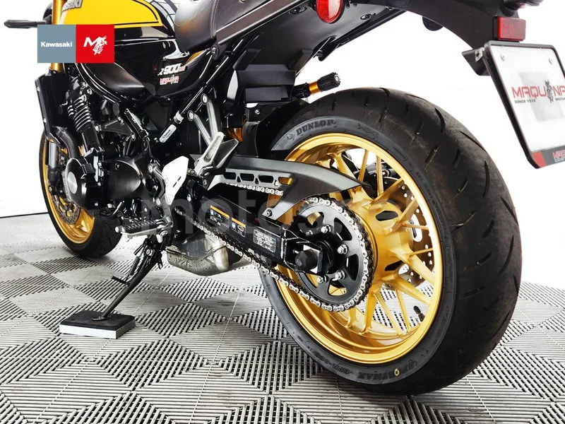 Kawasaki Z900RS - Vista 21