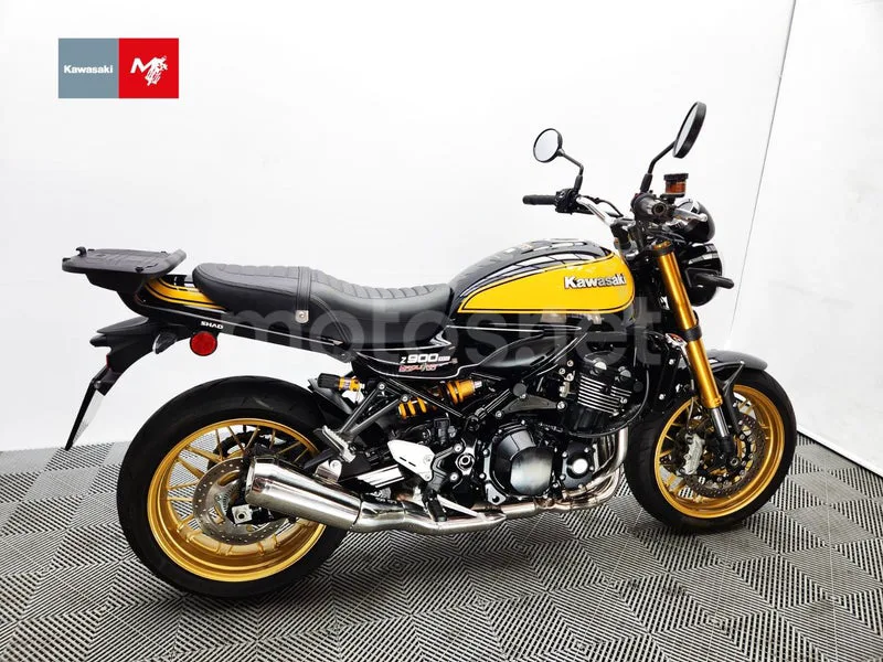 Kawasaki Z900RS - Vista 4