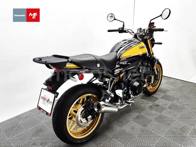 Kawasaki Z900RS - Vista 5