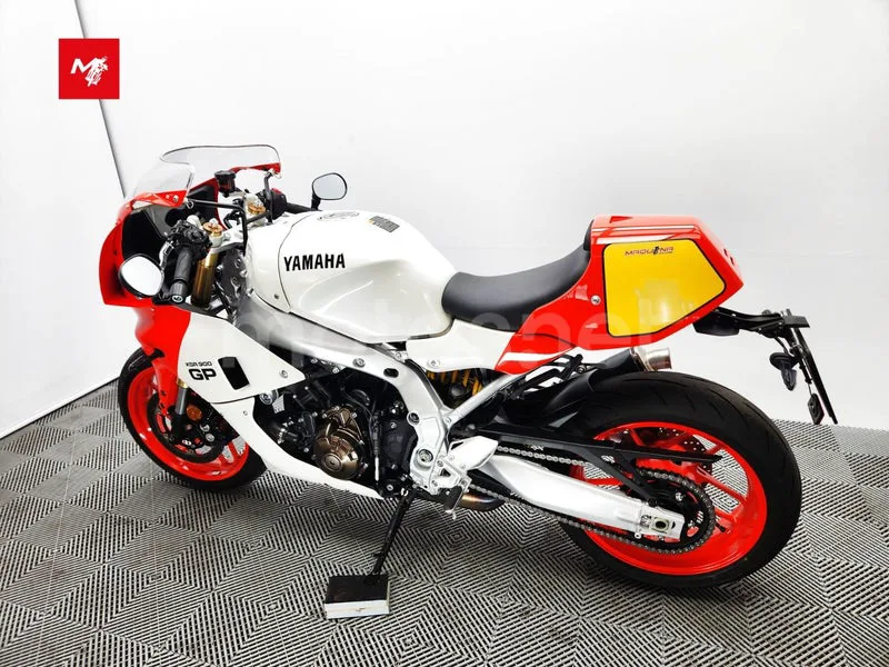 Yamaha XSR900 GP - Vista 17