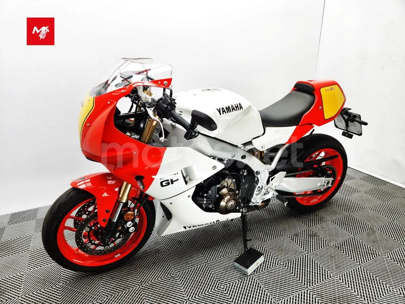 Yamaha XSR900 GP - Vista 18