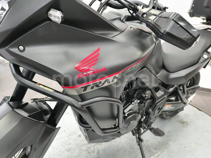 Honda XL750 Transalp - Vista 11