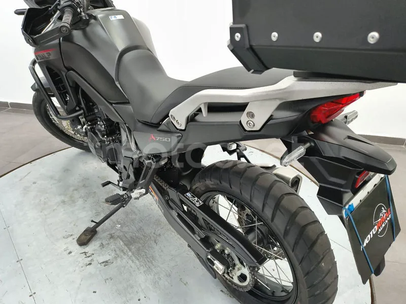Honda XL750 Transalp - Vista 16
