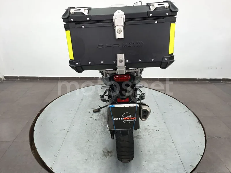 Honda XL750 Transalp - Vista 4