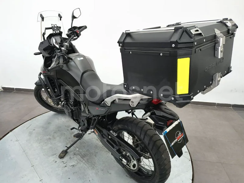 Honda XL750 Transalp - Vista 5