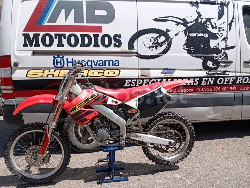 Honda CR125R - Vista 3