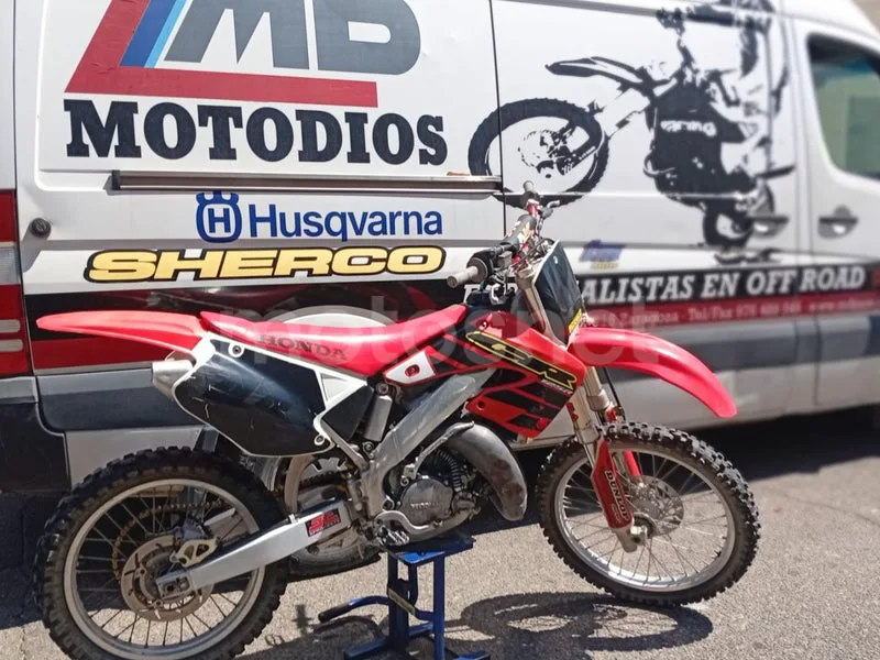 Honda CR125R - Vista 4