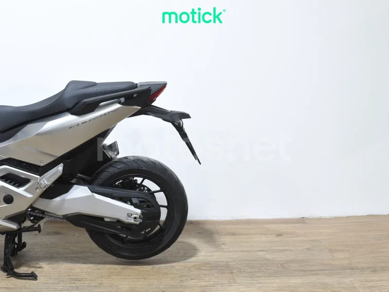 Honda Forza 750 - Vista 9