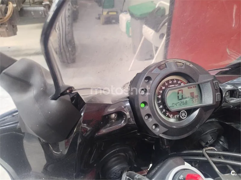 Yamaha FZ6 Fazer - Vista 4