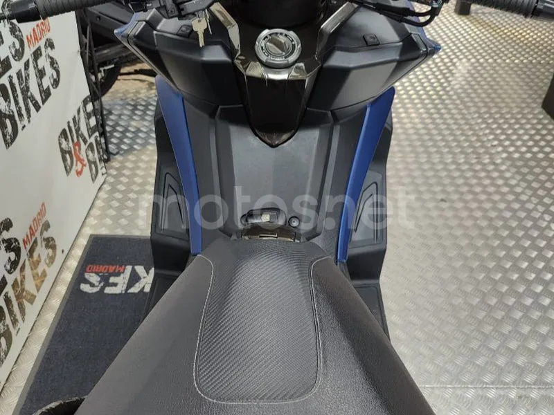 Kymco AK 550 - Vista 12