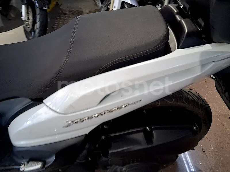 Yamaha Xenter 125 - Vista 17