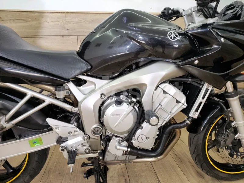 Yamaha FZ6 Fazer - Vista 11