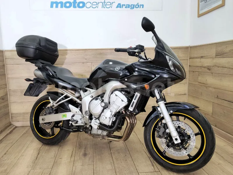 Yamaha FZ6 Fazer - Vista 3