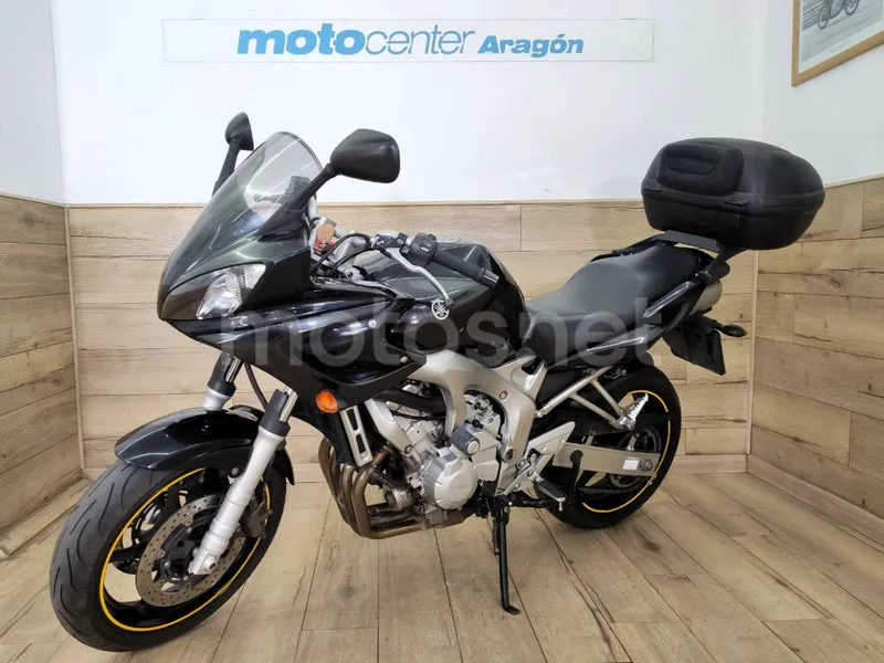 Yamaha FZ6 Fazer - Vista 4