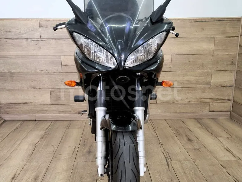 Yamaha FZ6 Fazer - Vista 5