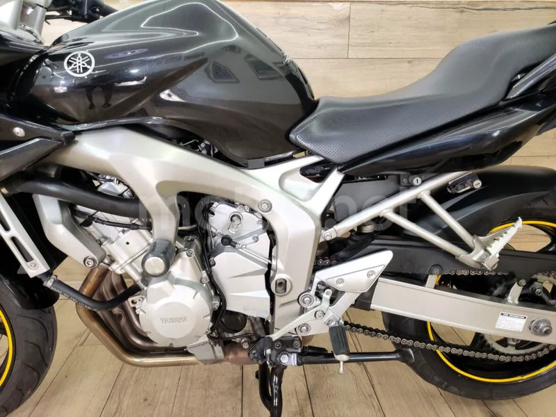 Yamaha FZ6 Fazer - Vista 8