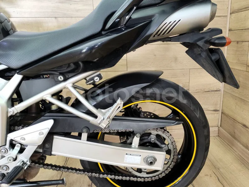 Yamaha FZ6 Fazer - Vista 9