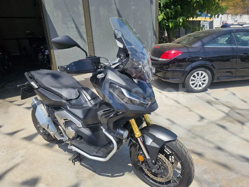 Honda X-ADV - Vista 11