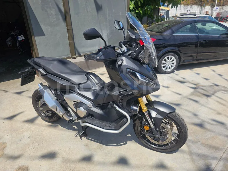 Honda X-ADV - Vista 12