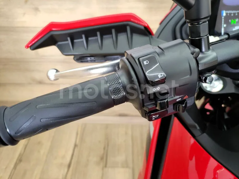Yamaha Tracer 7 - Vista 18
