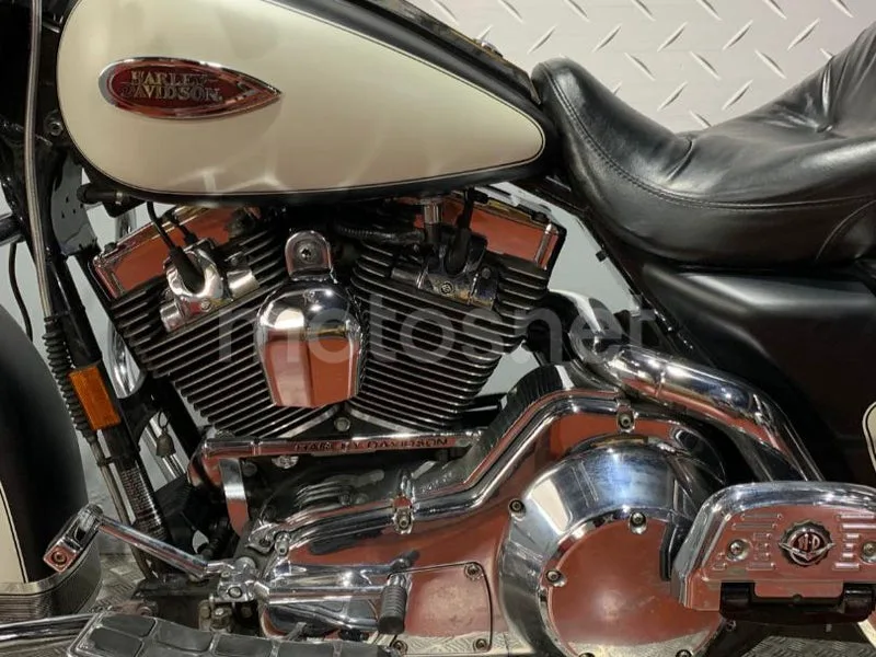 Harley-Davidson Road King Classic - Vista 11
