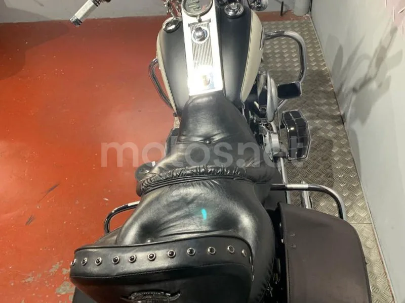 Harley-Davidson Road King Classic - Vista 14