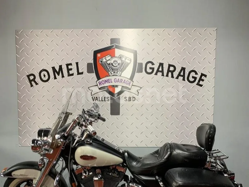Harley-Davidson Road King Classic - Vista 15