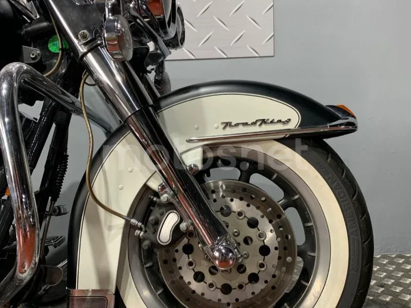 Harley-Davidson Road King Classic - Vista 4