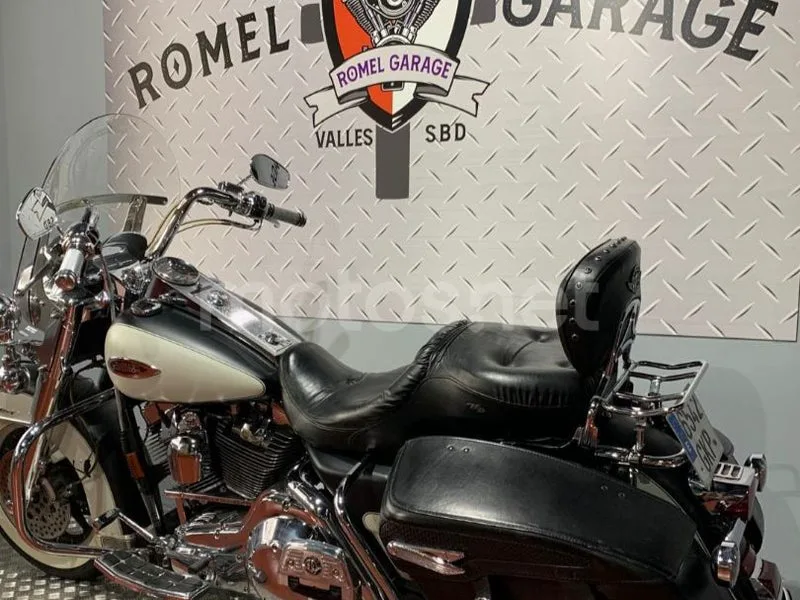 Harley-Davidson Road King Classic - Vista 8
