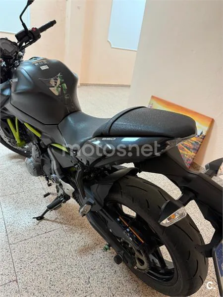 Kawasaki Z650 - Vista 3