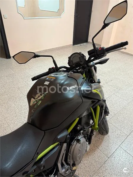 Kawasaki Z650 - Vista 4