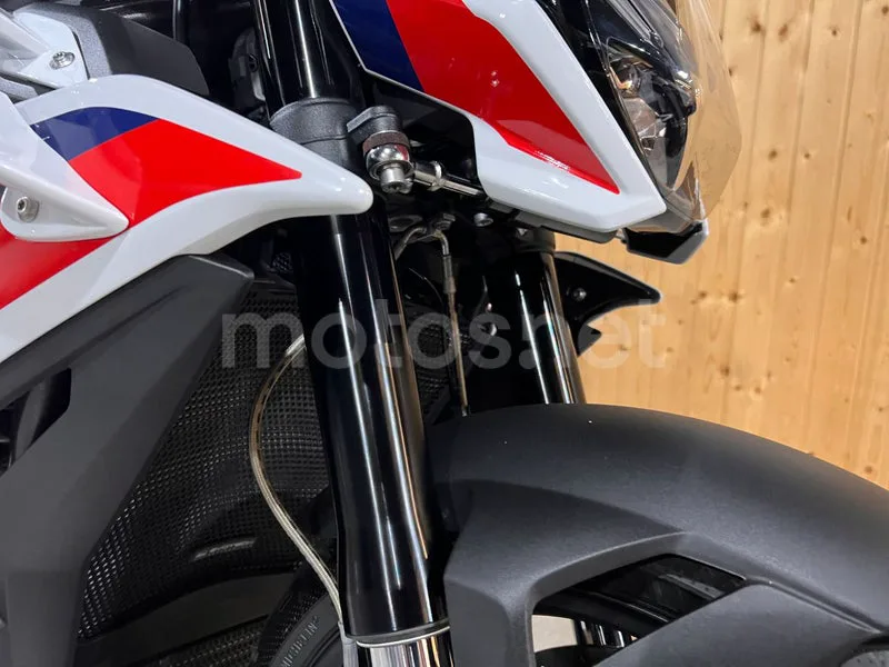 BMW M 1000 R - Vista 11