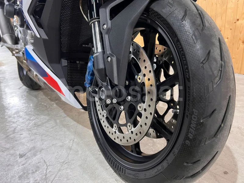 BMW M 1000 R - Vista 15