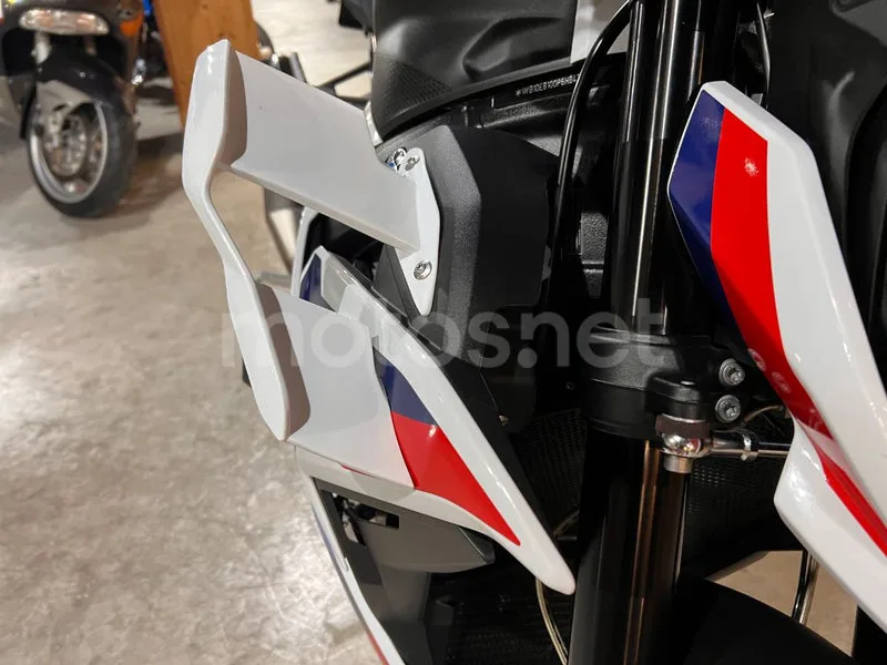 BMW M 1000 R - Vista 18