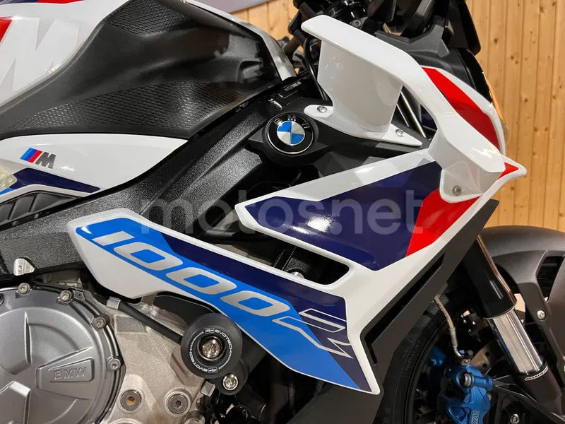 BMW M 1000 R - Vista 21