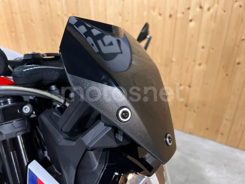 BMW M 1000 R - Vista 9