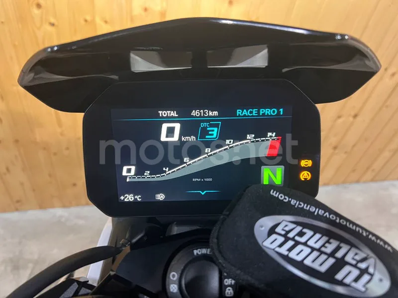 BMW M 1000 R - Vista 90